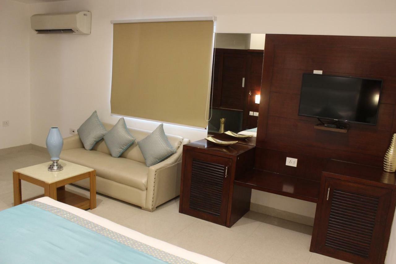 Hotel Star By Star Group- Near Delhi Airport Ню Делхи Екстериор снимка